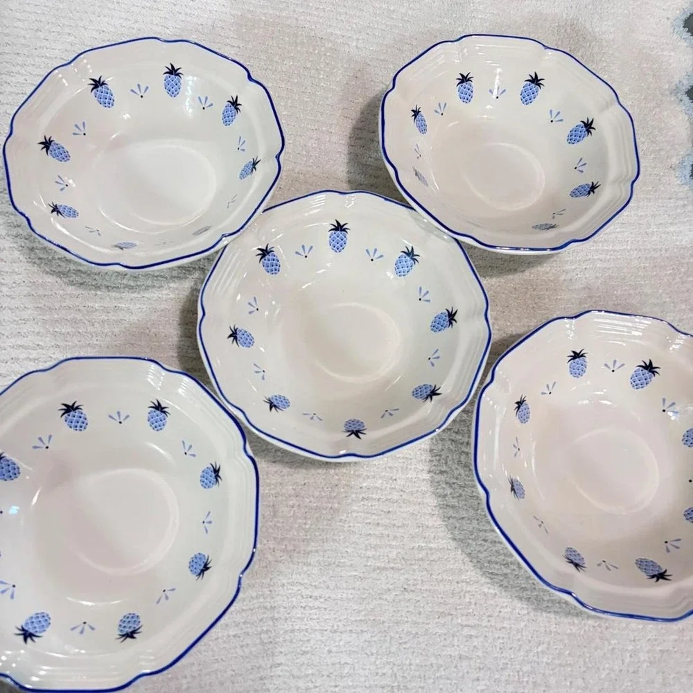 Hankook Blue pineapple cereal bowls